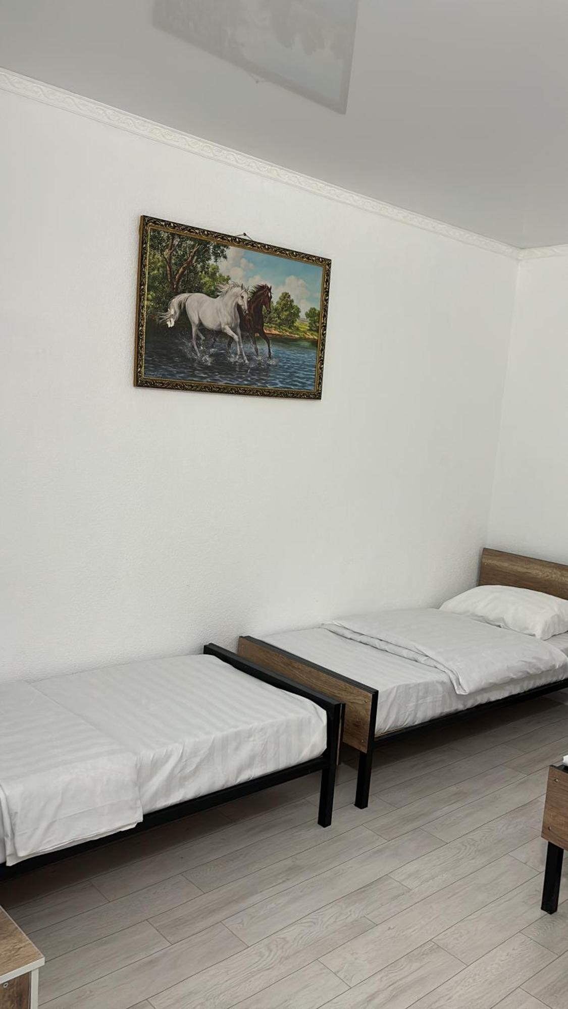 Hostel,Halal Хостел,Халал Tokmok Екстериор снимка