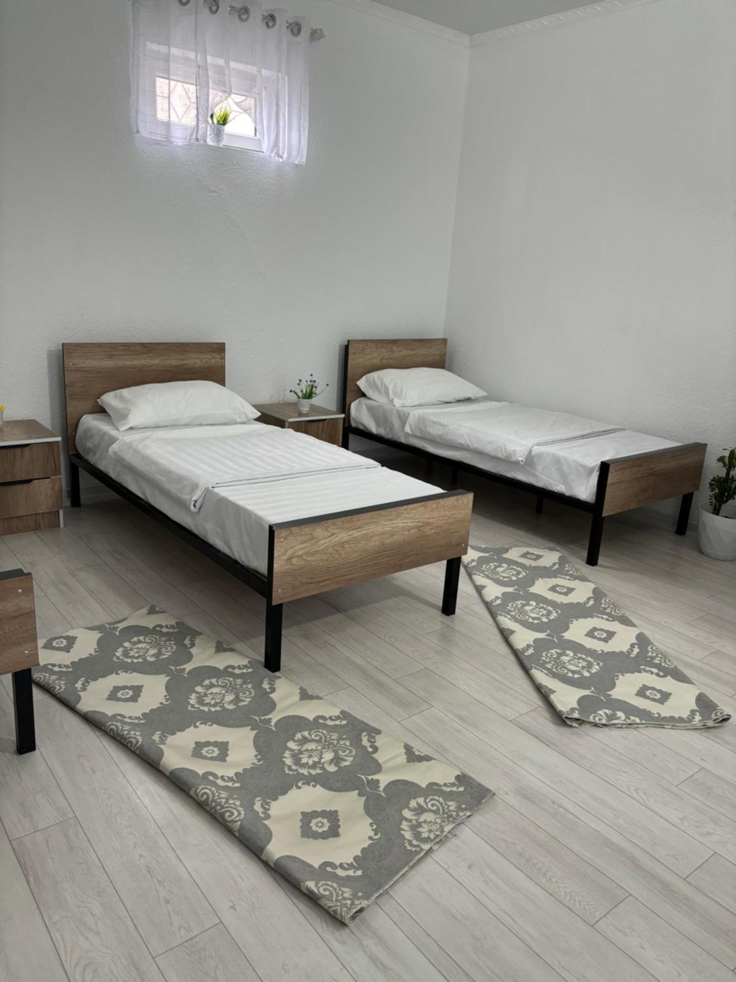Hostel,Halal Хостел,Халал Tokmok Екстериор снимка