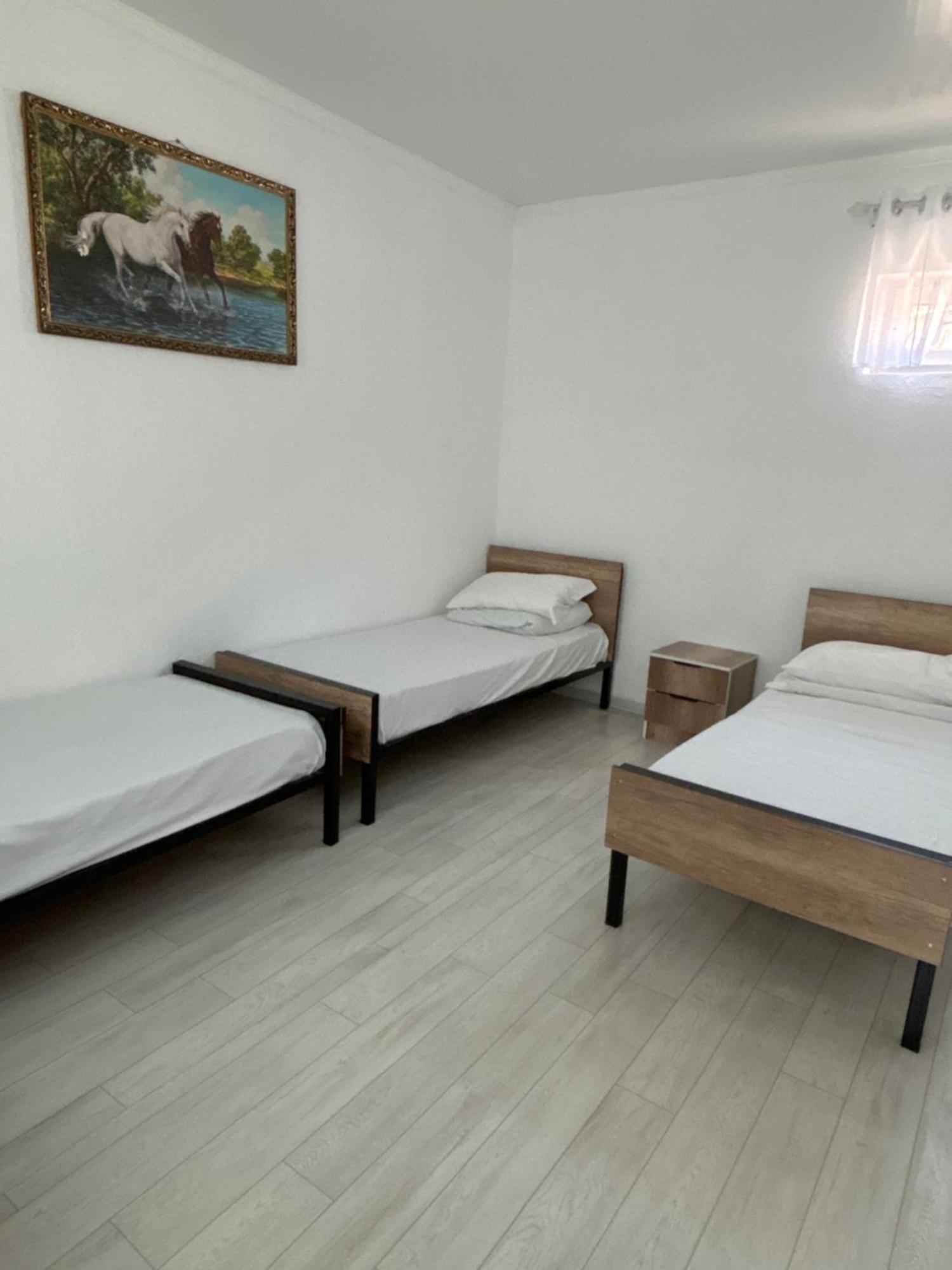 Hostel,Halal Хостел,Халал Tokmok Екстериор снимка