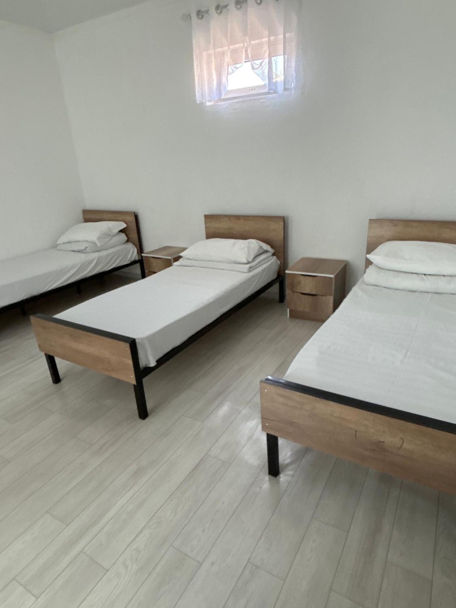 Hostel,Halal Хостел,Халал Tokmok Екстериор снимка