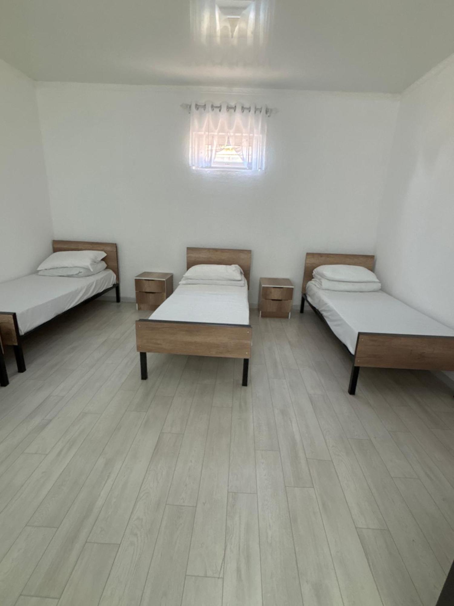 Hostel,Halal Хостел,Халал Tokmok Екстериор снимка