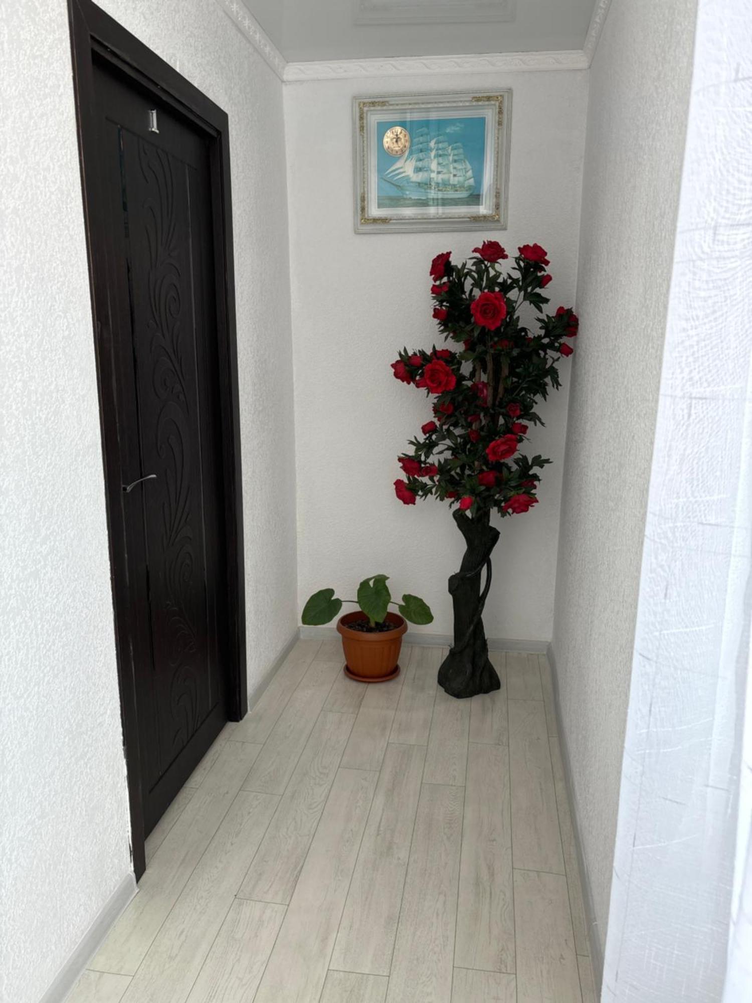 Hostel,Halal Хостел,Халал Tokmok Екстериор снимка