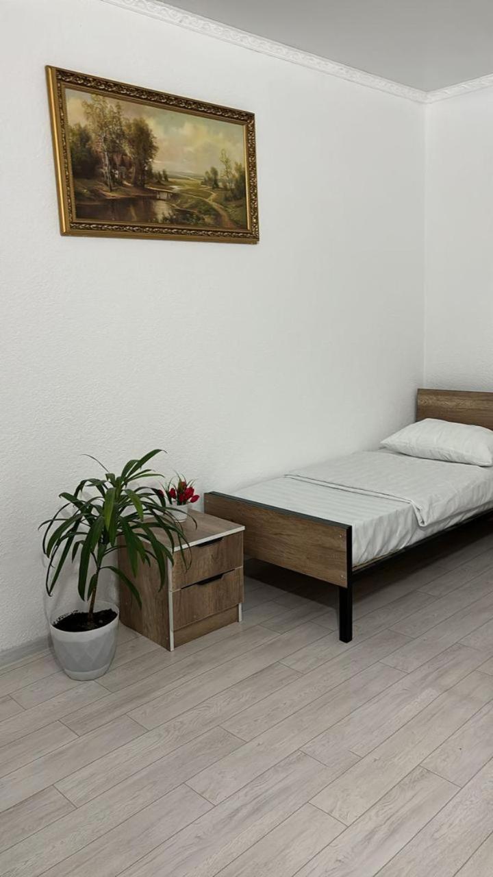 Hostel,Halal Хостел,Халал Tokmok Екстериор снимка